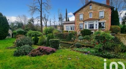 Maison traditionnelle 9 pièces de 222 m² à Sucy-en-Brie (94370)