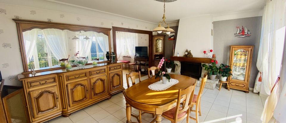 Traditional house 7 rooms of 152 m² in Plabennec (29860)