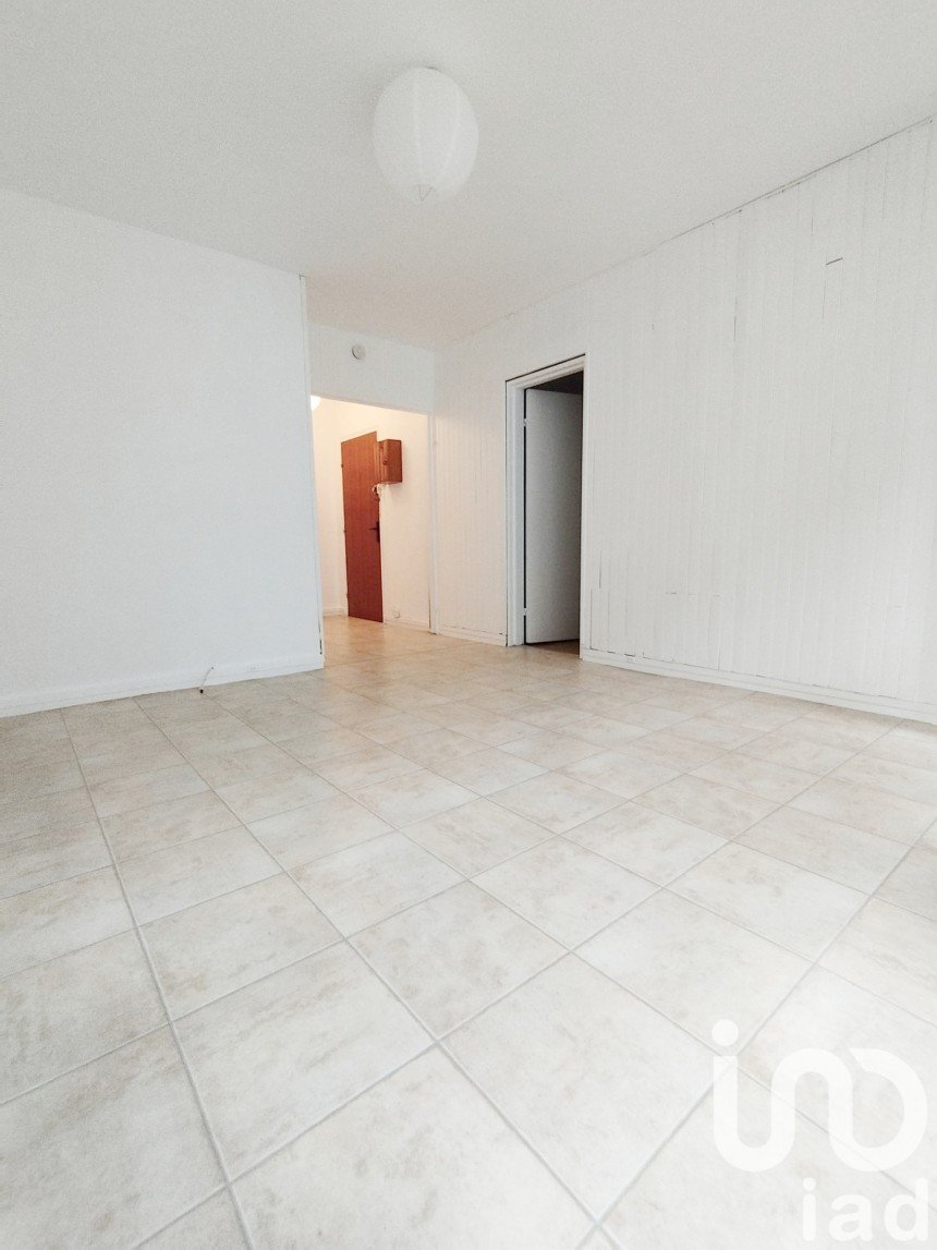 Appartement 2 pièces de 46 m² à Les Ulis (91940)