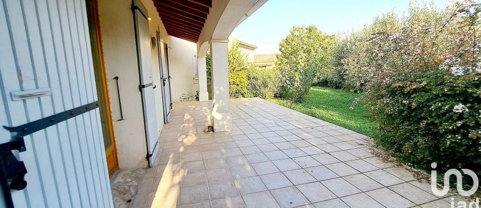 Maison 4 pièces de 160 m² à Pernes-les-Fontaines (84210)