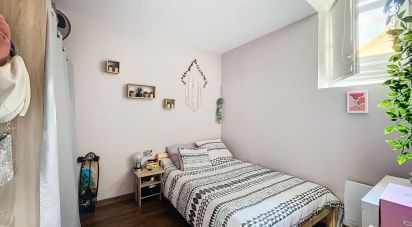 Appartement 3 pièces de 49 m² à Marseille (13002)