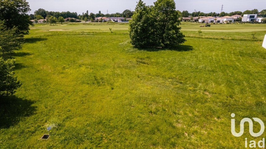 Land of 1,400 m² in Montauban (82000)