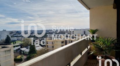 Appartement 4 pièces de 76 m² à Élancourt (78990)