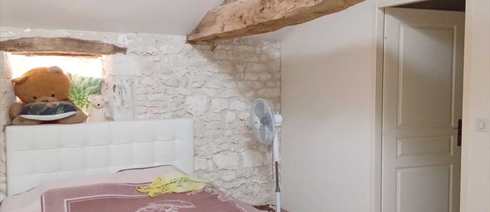 Maison 7 pièces de 250 m² à Thénac (24240)