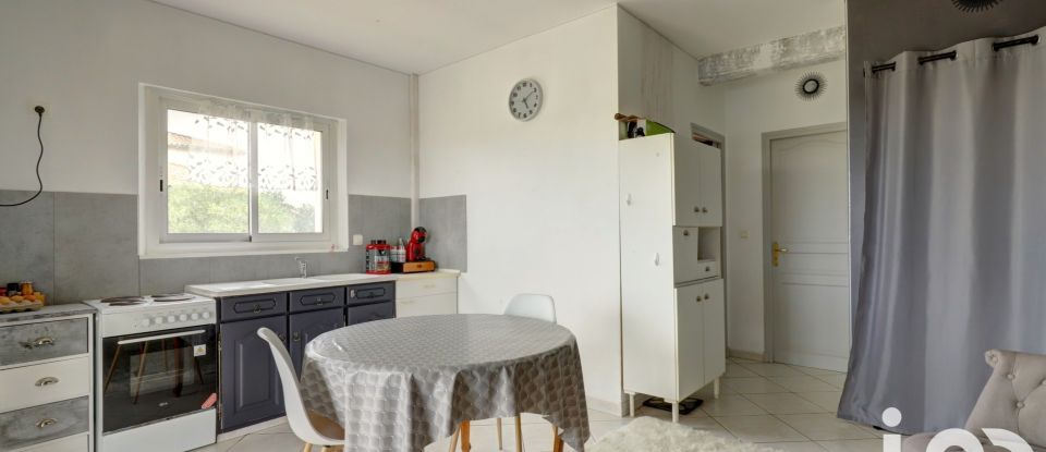 Maison 5 pièces de 245 m² à Ambres (81500)