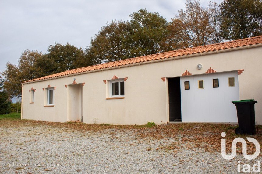 Traditional house 4 rooms of 89 m² in La Copechagnière (85260)