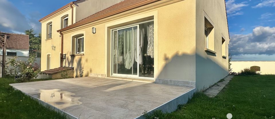 House 9 rooms of 164 m² in Othis (77280)