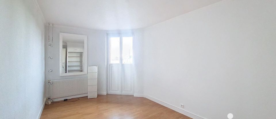 Apartment 4 rooms of 120 m² in Bourg-en-Bresse (01000)