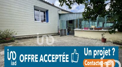 House 4 rooms of 118 m² in Saint-Hippolyte (17430)