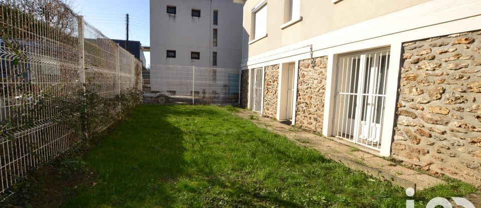 House 6 rooms of 137 m² in L'Haÿ-les-Roses (94240)