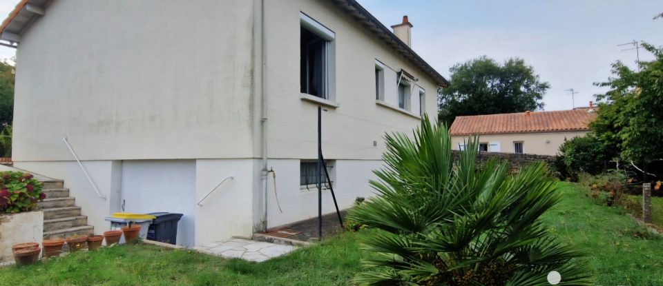 Maison traditionnelle 4 pièces de 94 m² à Buxerolles (86180)