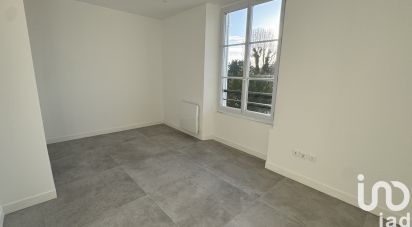 Apartment 5 rooms of 71 m² in Vaux-le-Pénil (77000)