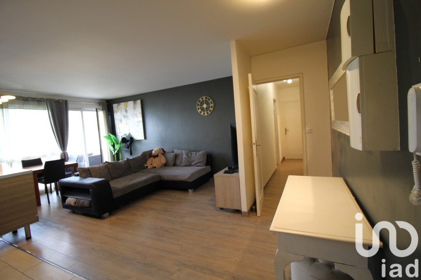 Apartment 3 rooms of 65 m² in Évry (91000)