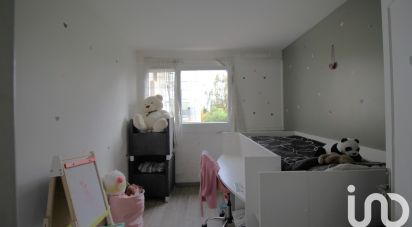 Apartment 3 rooms of 65 m² in Évry (91000)