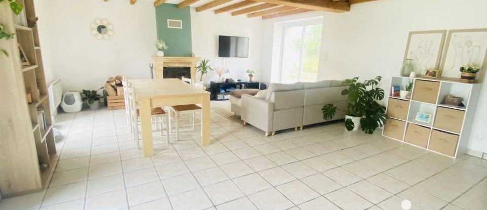 House 5 rooms of 120 m² in Latillé (86190)