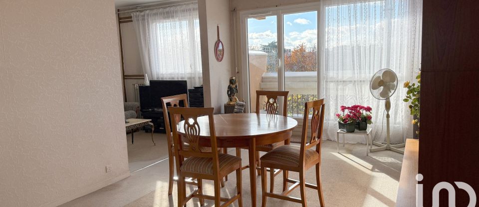 Appartement 4 pièces de 79 m² à Évry (91000)