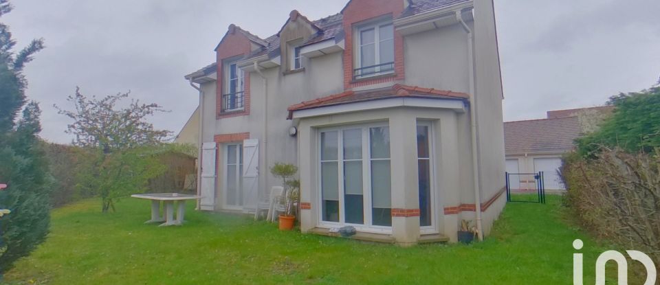 House 7 rooms of 124 m² in Saint-Pierre-du-Perray (91280)