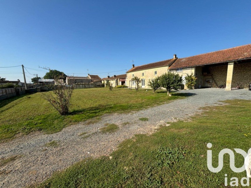 Country house 7 rooms of 155 m² in Brion-près-Thouet (79290)