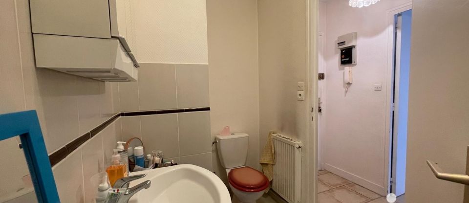 Studio 1 room of 25 m² in Tours (37000)