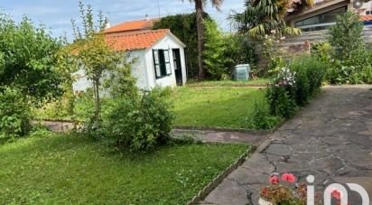 House 6 rooms of 143 m² in Anglet (64600)