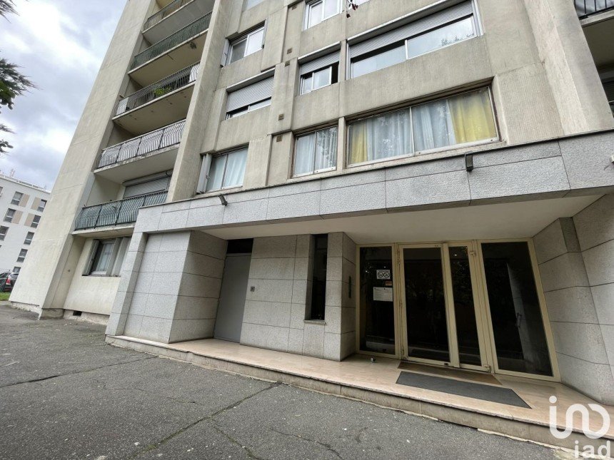 Appartement 4 pièces de 73 m² à Le Blanc-Mesnil (93150)