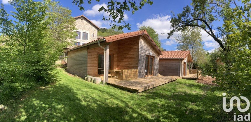 Maison 20 pièces de 530 m² à Saint-Régis-du-Coin (42660)