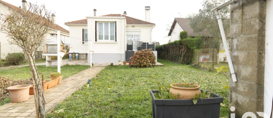 Traditional house 6 rooms of 95 m² in Goussainville (95190)