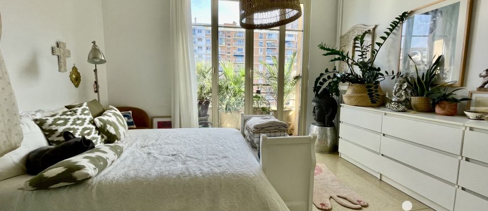 Appartement 2 pièces de 67 m² à Marseille (13005)