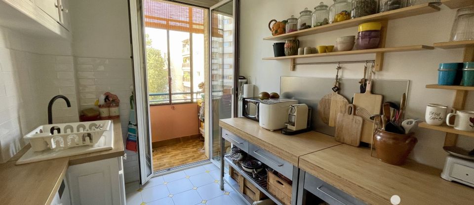 Appartement 2 pièces de 67 m² à Marseille (13005)