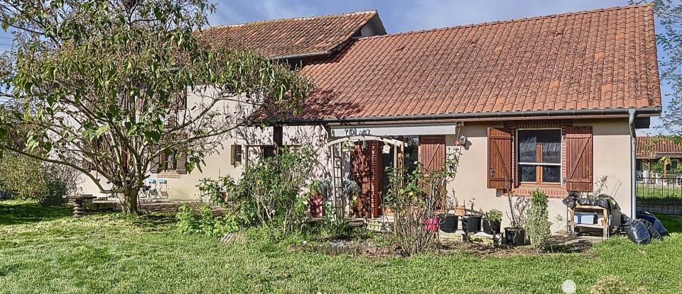 Traditional house 6 rooms of 190 m² in Vic-en-Bigorre (65500)