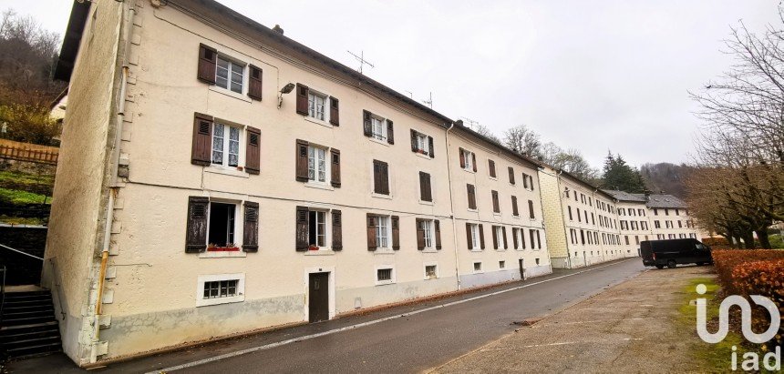 Appartement 3 pièces de 50 m² à Plombières-les-Bains (88370)