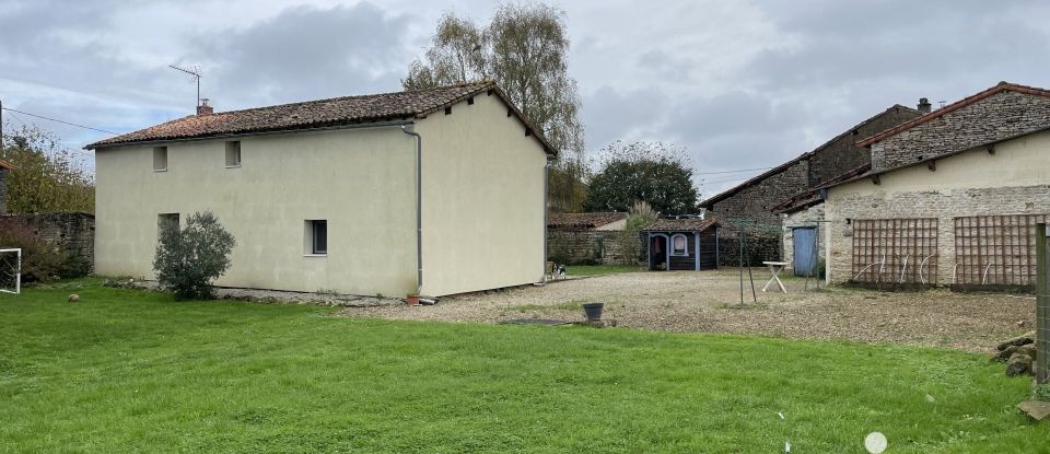 Maison traditionnelle 5 pièces de 113 m² à Limalonges (79190)