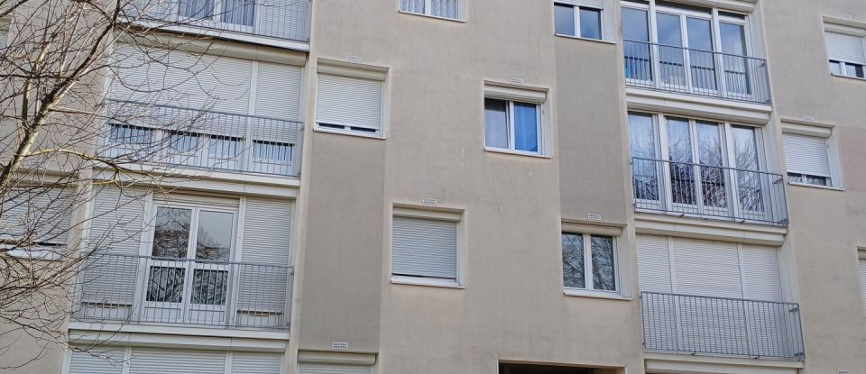 Apartment 5 rooms of 86 m² in Chevigny-Saint-Sauveur (21800)