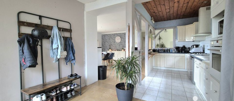 House 7 rooms of 169 m² in Thouars (79100)