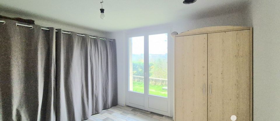 House 7 rooms of 169 m² in Thouars (79100)