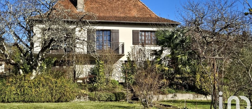 Traditional house 5 rooms of 123 m² in Maurs (15600)