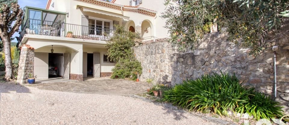 House 6 rooms of 238 m² in Figanières (83830)