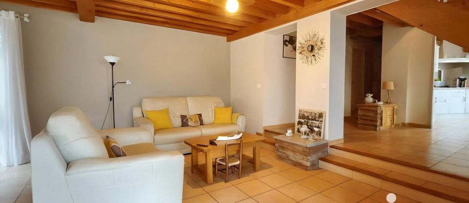 Traditional house 5 rooms of 126 m² in Brussieu (69690)