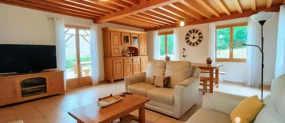 Traditional house 5 rooms of 126 m² in Brussieu (69690)