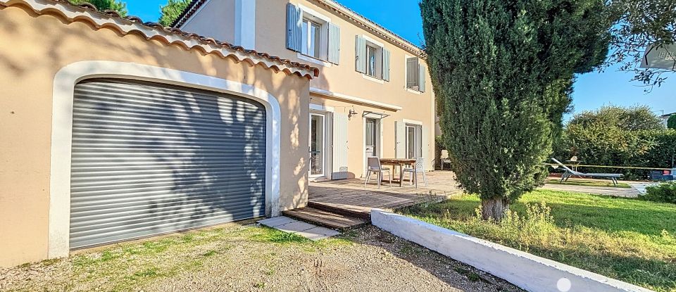 House 4 rooms of 126 m² in Avignon (84000)