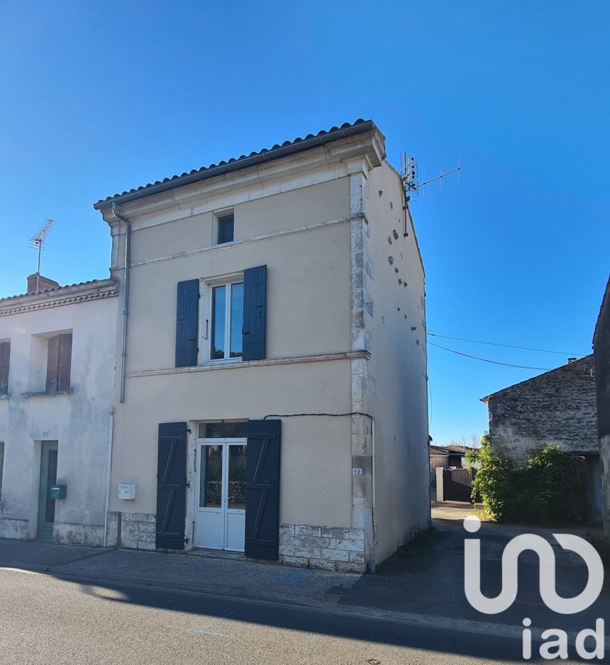 House 2 rooms of 42 m² in Soulignonne (17250)