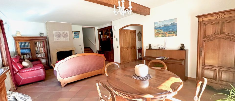 Traditional house 5 rooms of 118 m² in Bagnols-sur-Cèze (30200)