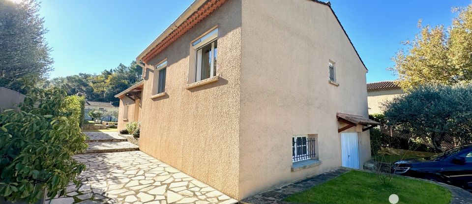 Traditional house 5 rooms of 118 m² in Bagnols-sur-Cèze (30200)