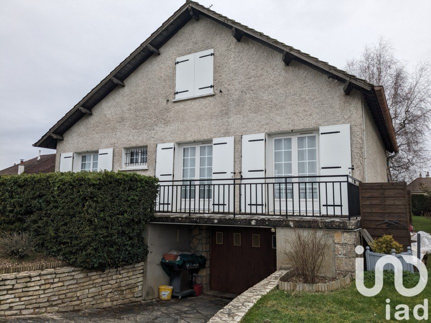 Maison traditionnelle 6 pièces de 118 m² à Ouzouer-sur-Trézée (45250)