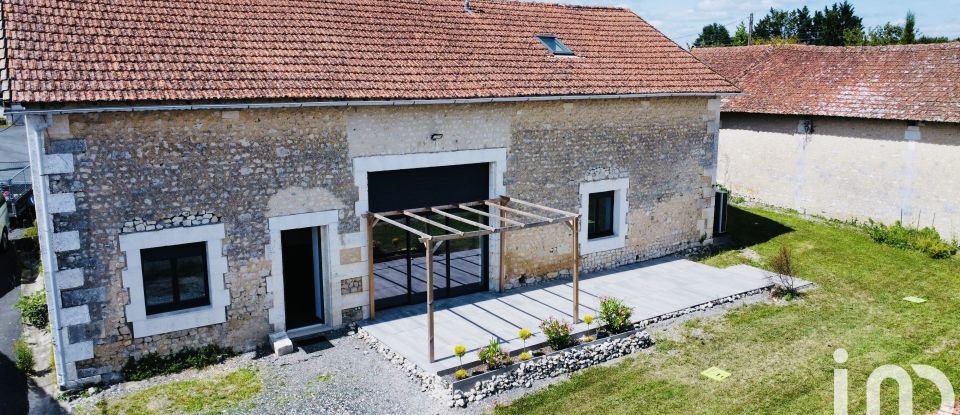 Maison 8 pièces de 222 m² à CÔTEAUX DU BLANZACAIS (16250)