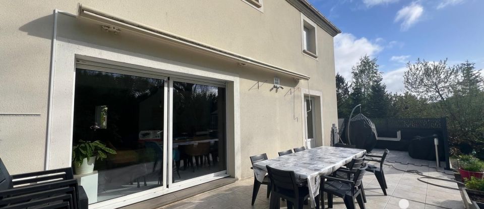 House 5 rooms of 152 m² in Cerny (91590)