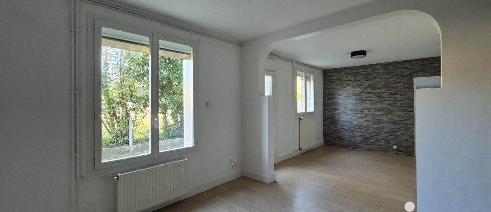 Town house 3 rooms of 82 m² in Thouars (79100)