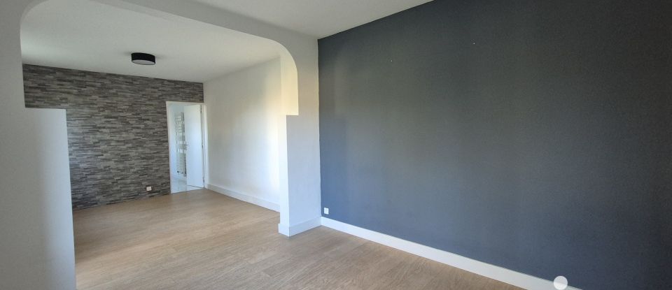 Town house 3 rooms of 82 m² in Thouars (79100)