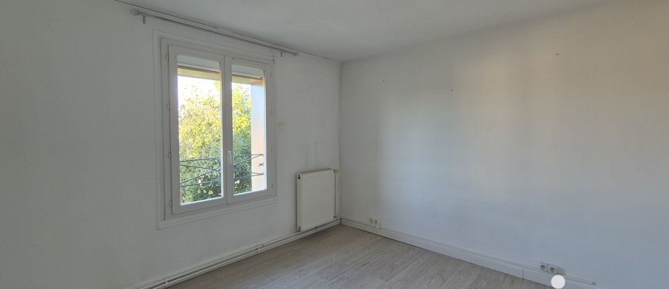 Town house 3 rooms of 82 m² in Thouars (79100)