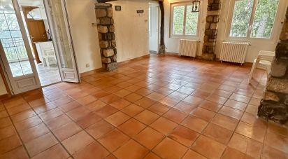 House 7 rooms of 137 m² in Gilette (06830)